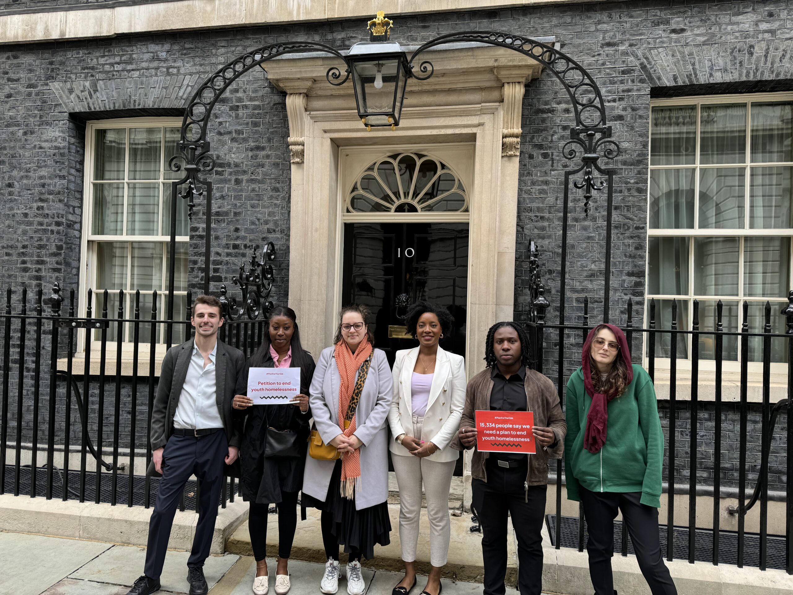 Young People Deliver 15,334 Signatures to Number 10 Downing Street ...